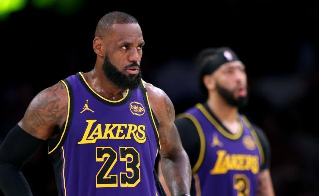 篮板+防守全倒数！湖人终于重启双塔：多么痛的领悟